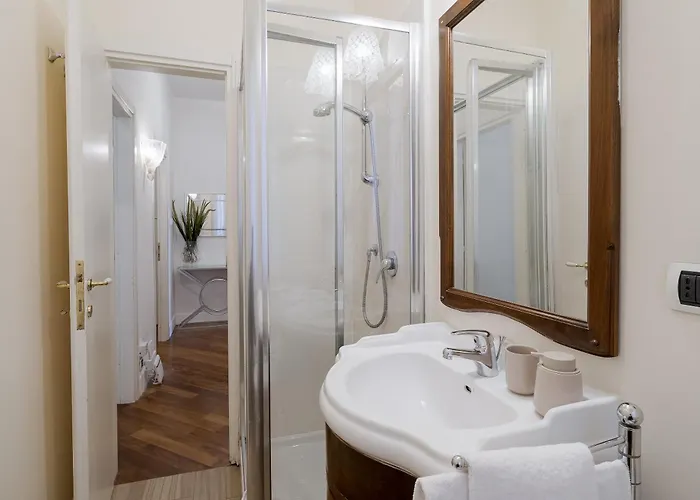 Guesthost - Palazzo Torino Chic & Charm Flat * Sanremo