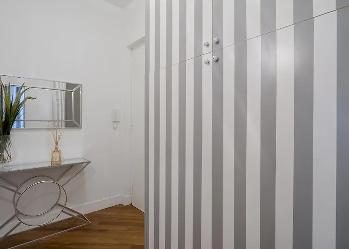 Guesthost - Palazzo Torino Chic & Charm Flat Daire Sanremo