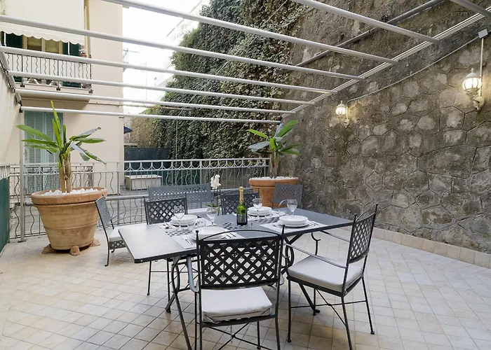 Daire Guesthost - Palazzo Torino Chic & Charm Flat Sanremo