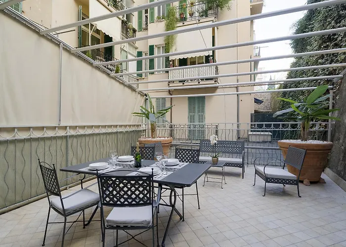 Daire Guesthost - Palazzo Torino Chic & Charm Flat Sanremo