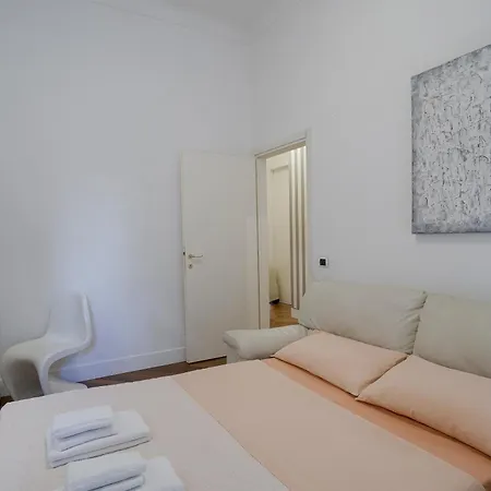 Guesthost - Palazzo Torino Chic & Charm Flat * Sanremo